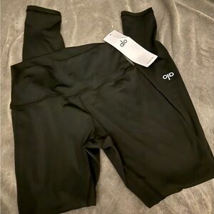 NWT ALO Yoga Black Airlift Leggings yoga. Size small